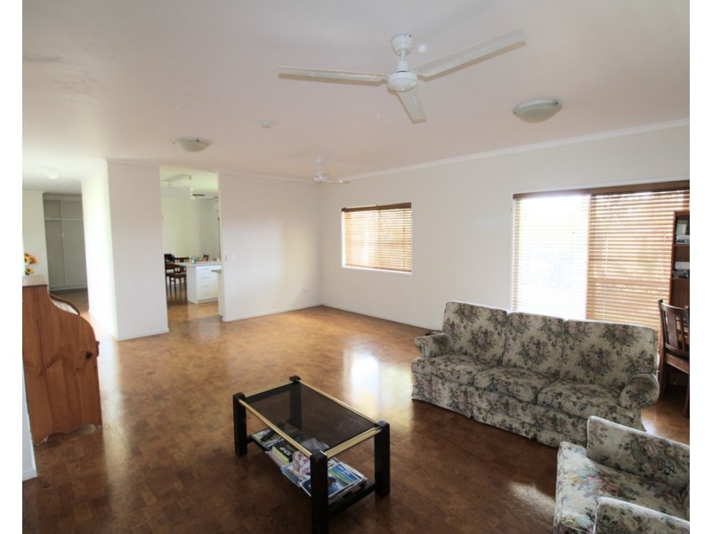 13 Cardinal Drive, Emerald QLD 4720