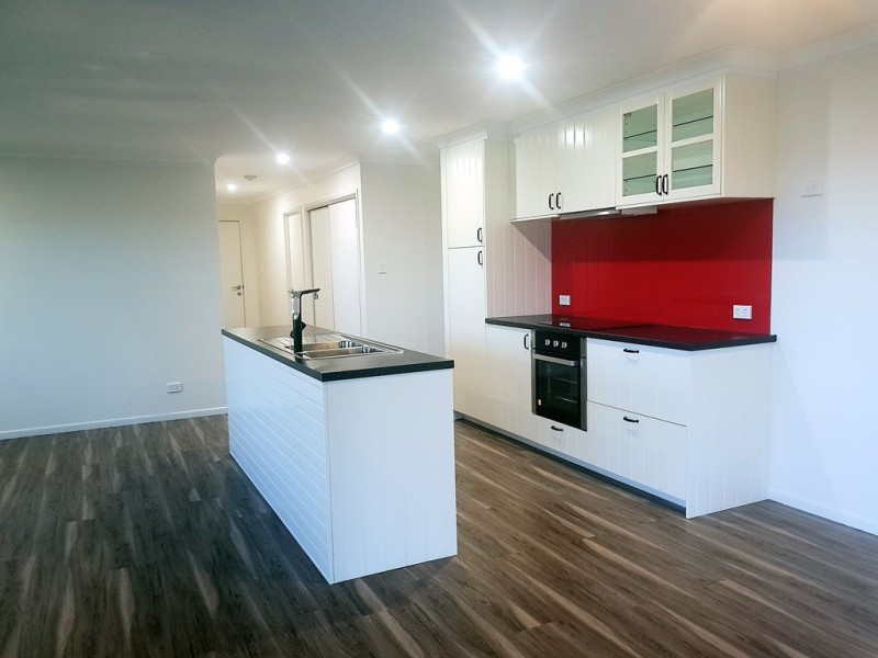 11 Vale Street, Emerald QLD 4720