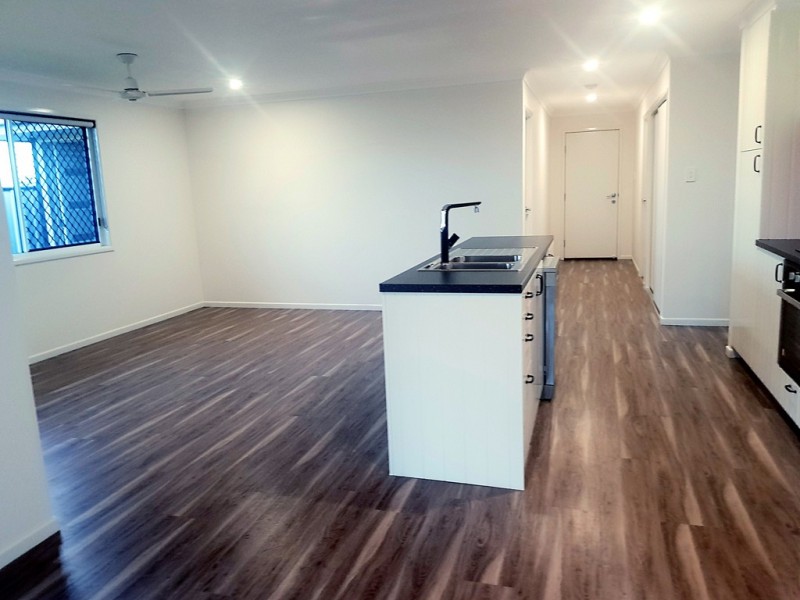 11 Vale Street, Emerald QLD 4720