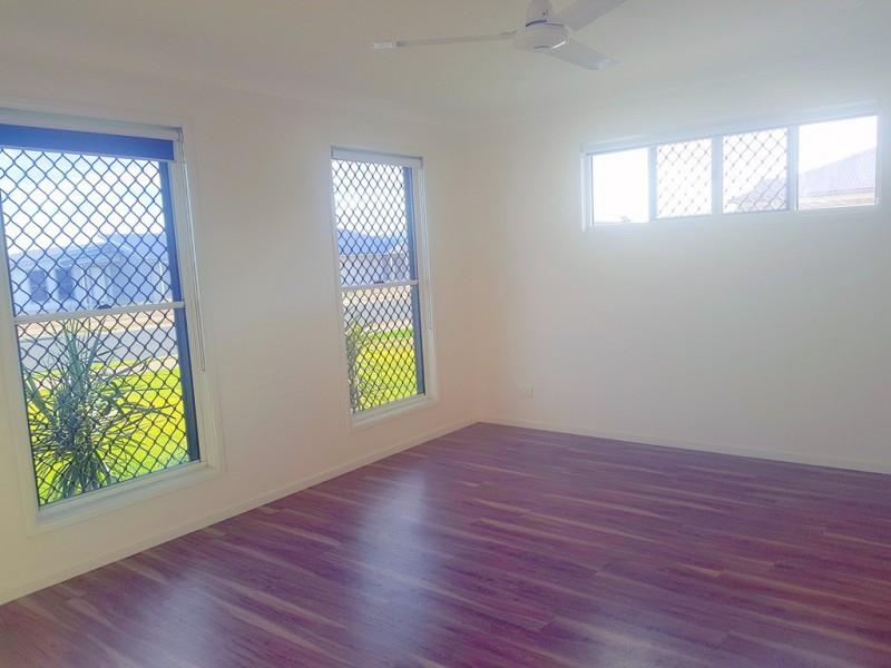 11 Vale Street, Emerald QLD 4720