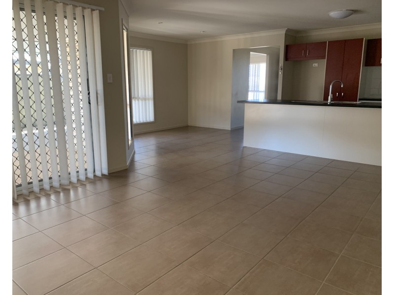 32 Scenic Drive, Emerald QLD 4720