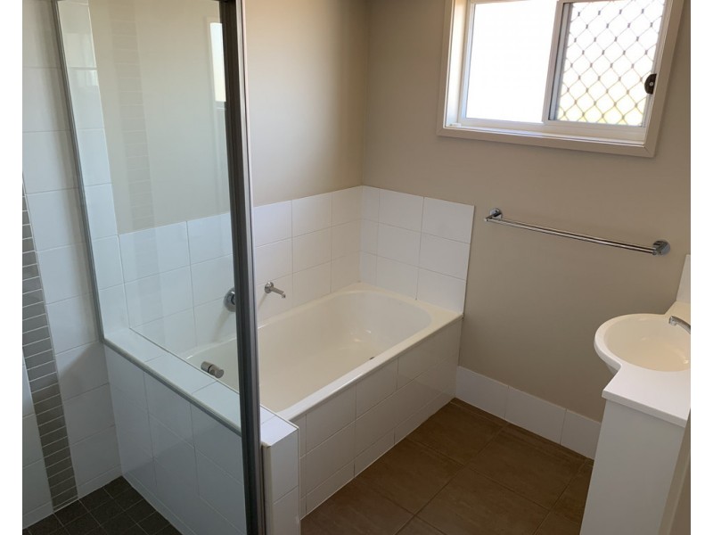 32 Scenic Drive, Emerald QLD 4720