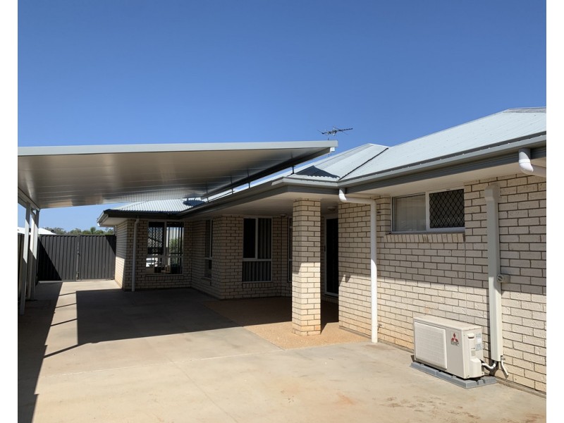 32 Scenic Drive, Emerald QLD 4720