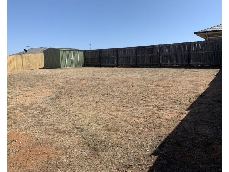 32 Scenic Drive, Emerald QLD 4720