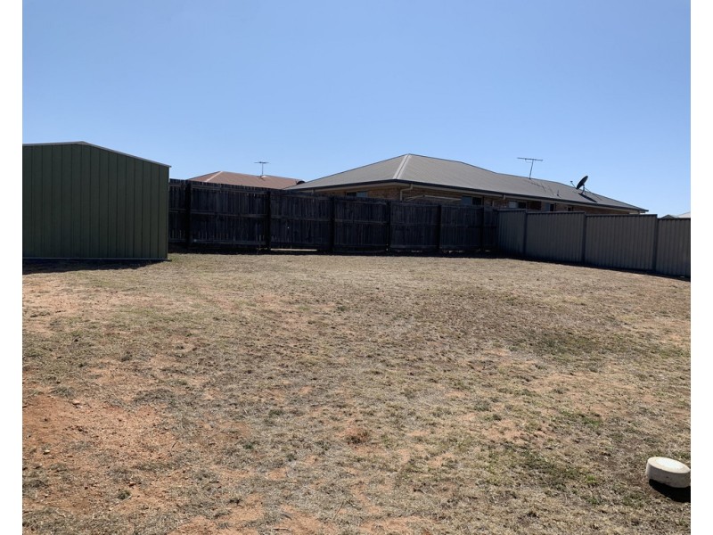 32 Scenic Drive, Emerald QLD 4720