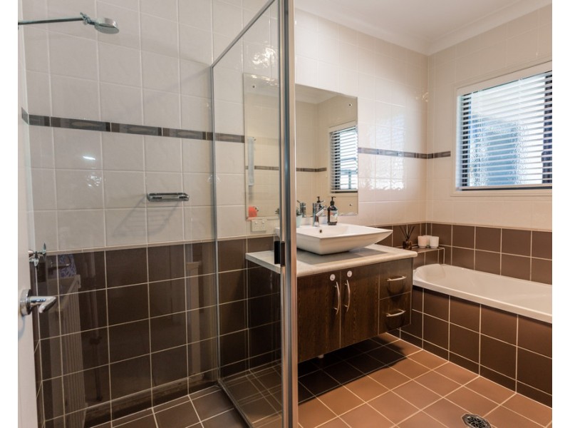 32 Callaghan Street, Emerald QLD 4720