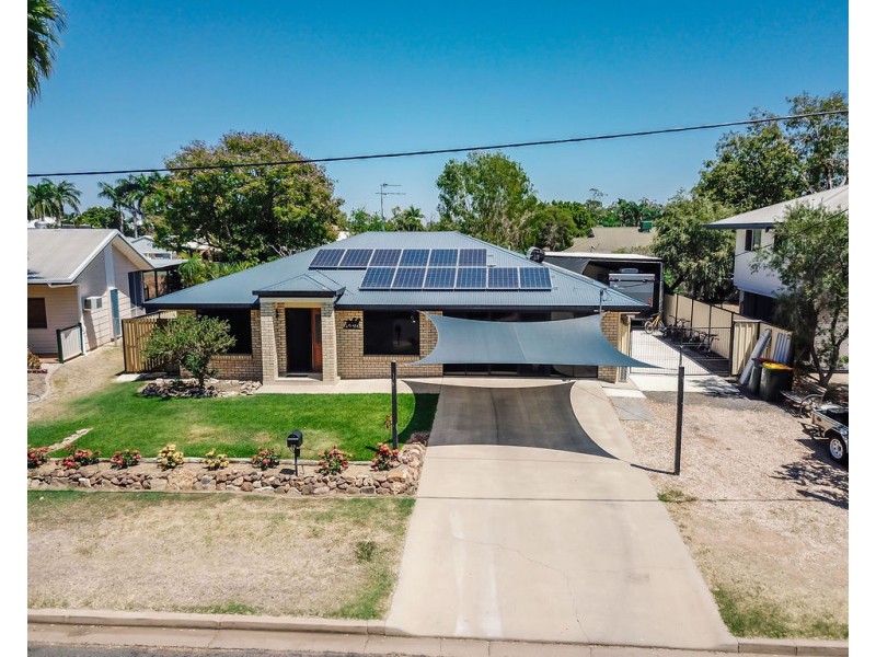 28 Dawn Crescent, Emerald QLD 4720