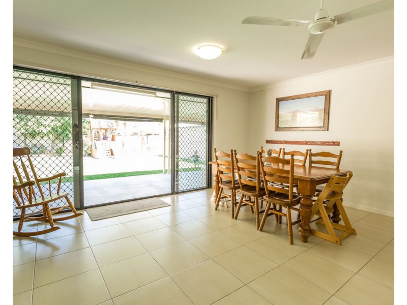 28 Dawn Crescent, Emerald QLD 4720