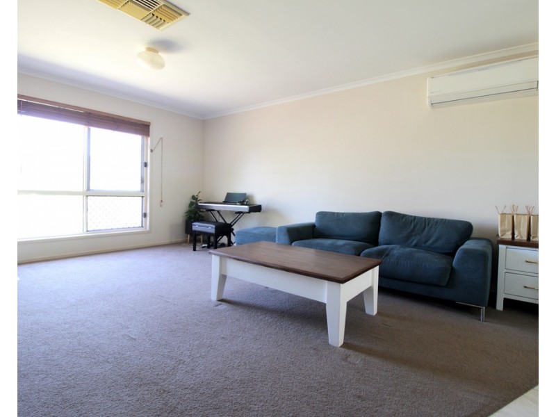 4 Wren Court, Emerald QLD 4720