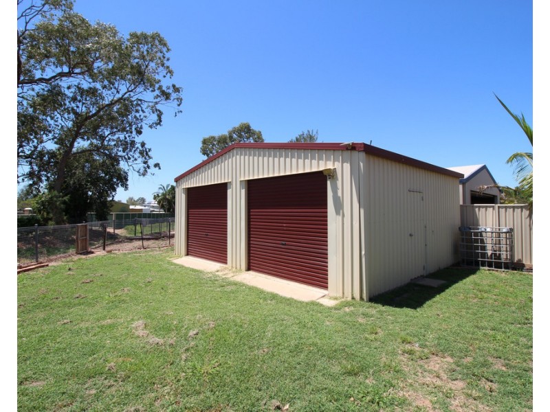 4 Wren Court, Emerald QLD 4720