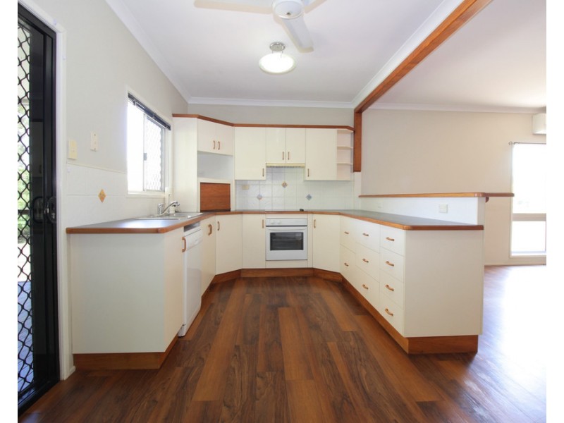 23 Centenary Drive, Emerald QLD 4720