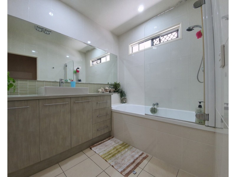 31 Colleen Avenue, Emerald QLD 4720