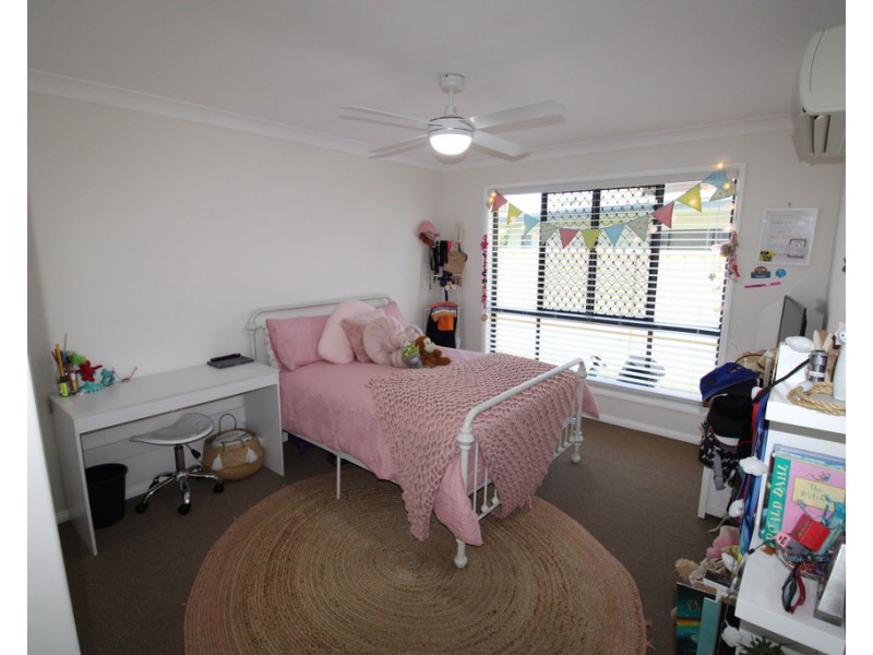 5 Coombs Court, Emerald QLD 4720