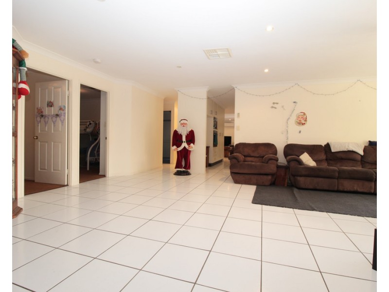 21 Dodd Drive, Emerald QLD 4720