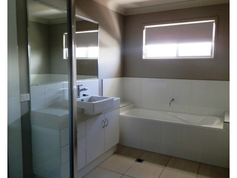 3/44 Kassidy Drive, Emerald QLD 4720