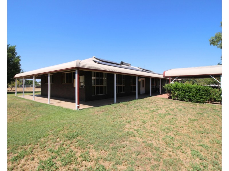 10 Pritchard Road, Emerald QLD 4720