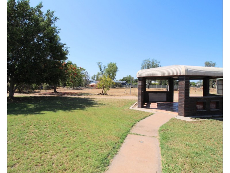 10 Pritchard Road, Emerald QLD 4720