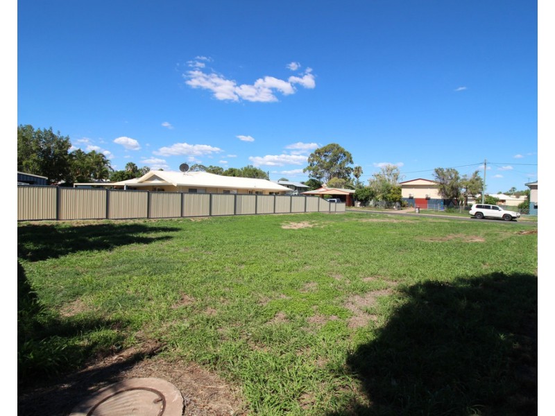 19 Barry Street, Emerald QLD 4720