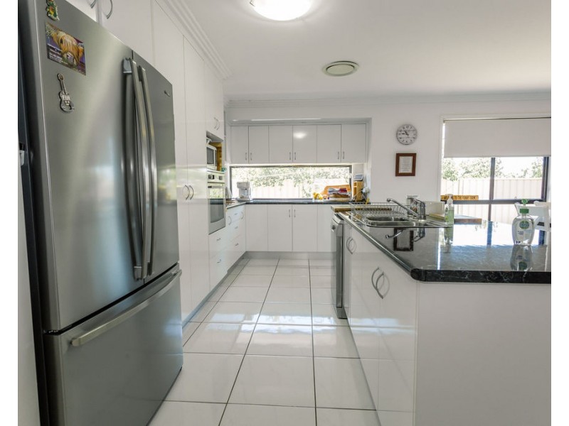 1 Sewell Street, Emerald QLD 4720