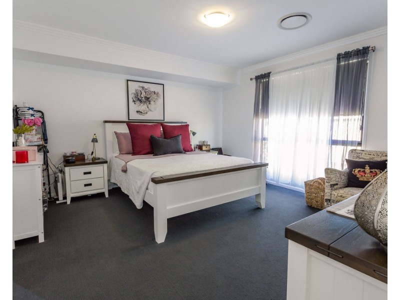 1 Sewell Street, Emerald QLD 4720