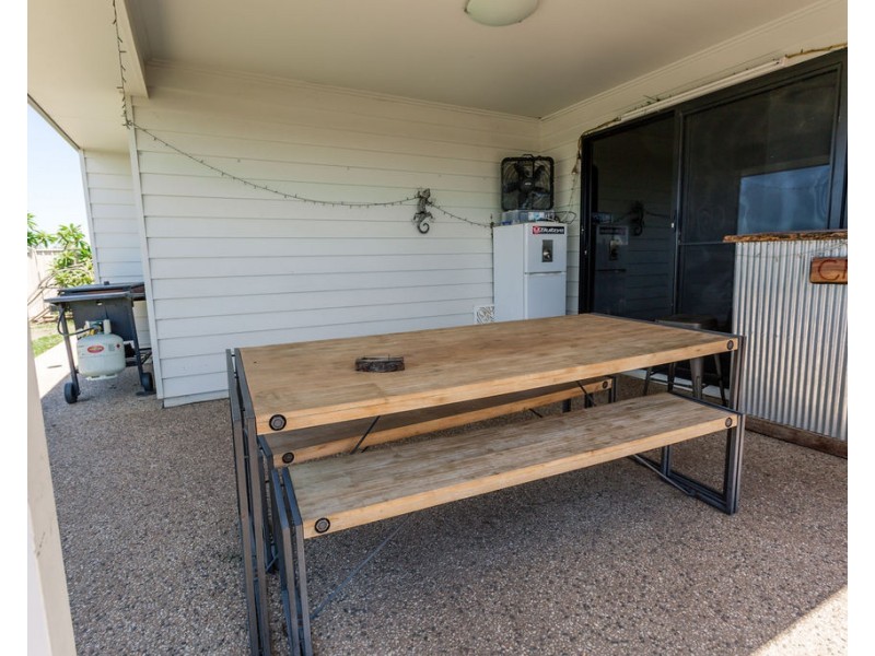 1 Sewell Street, Emerald QLD 4720