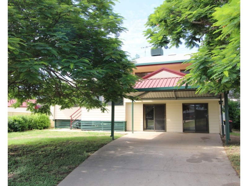 64 Loch Street, Emerald QLD 4720