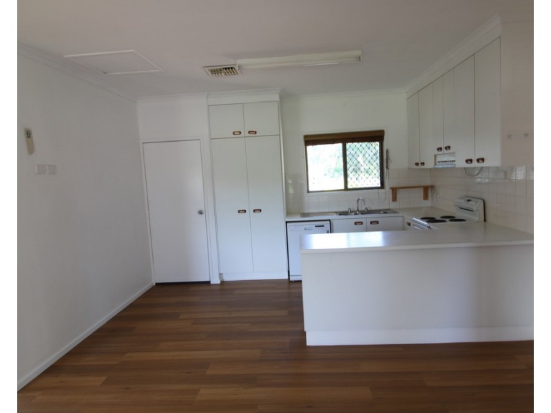 64 Loch Street, Emerald QLD 4720