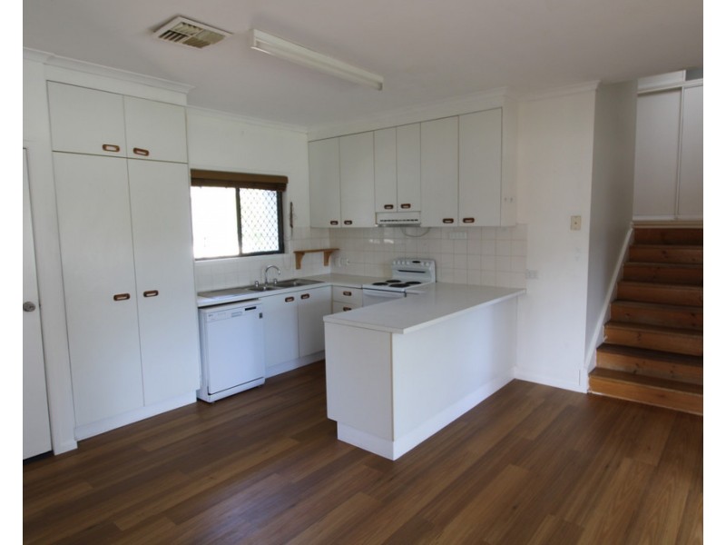 64 Loch Street, Emerald QLD 4720