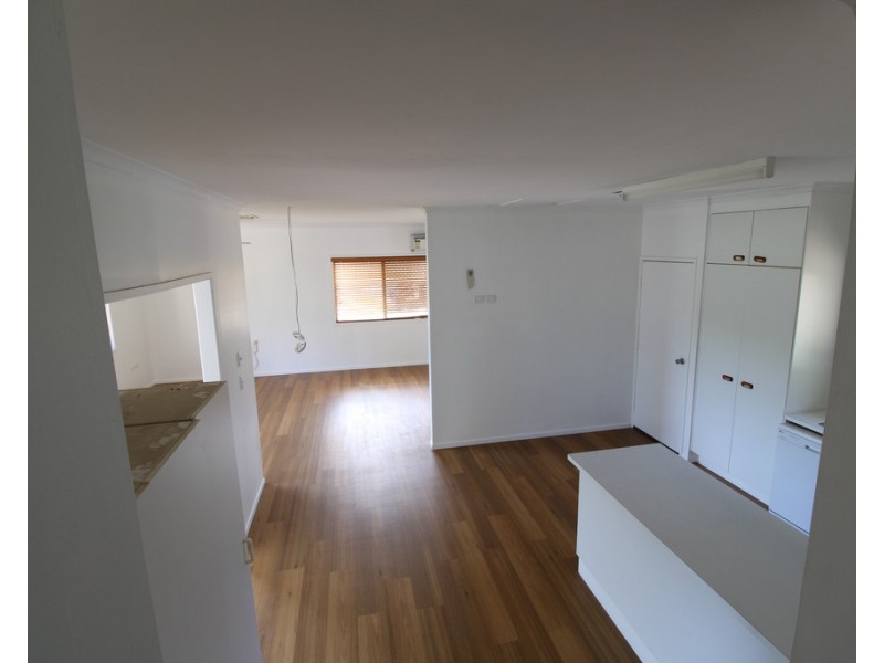 64 Loch Street, Emerald QLD 4720