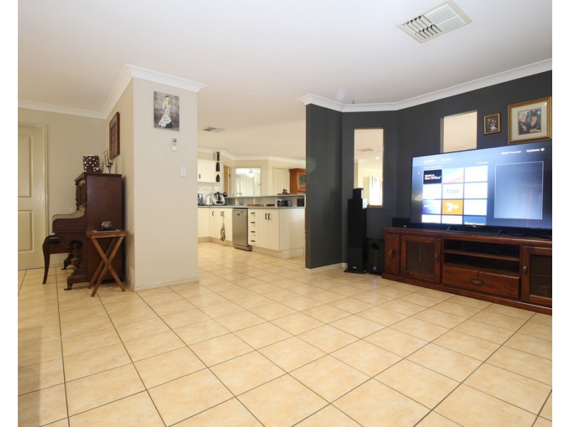 18 Jeppesen Drive, Emerald QLD 4720