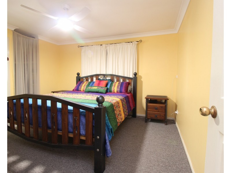 18 Jeppesen Drive, Emerald QLD 4720