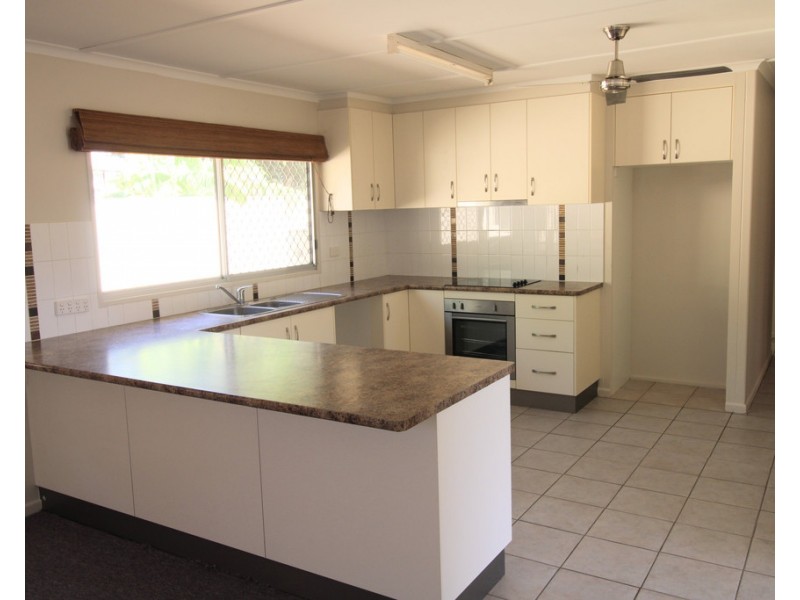 11 Carbeen Place, Emerald QLD 4720