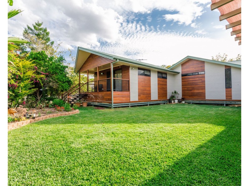 16 Coaker Drive, Emerald QLD 4720