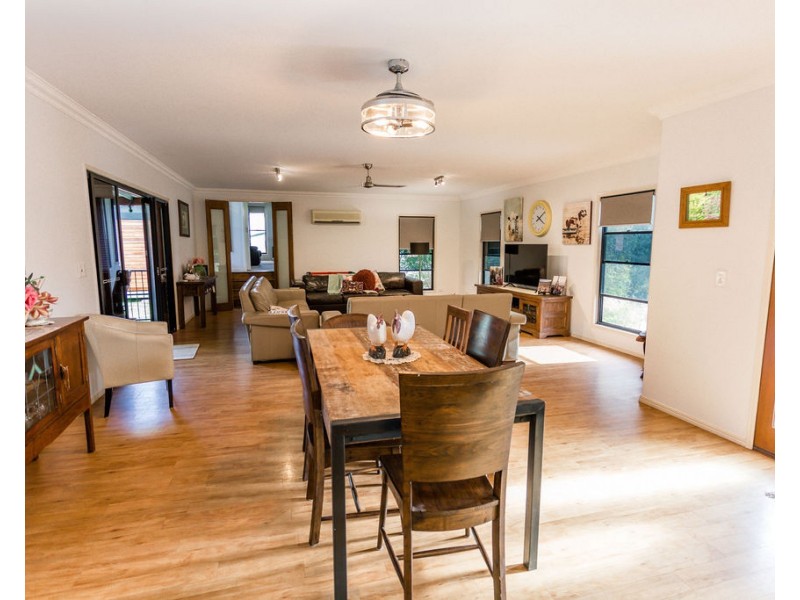 16 Coaker Drive, Emerald QLD 4720