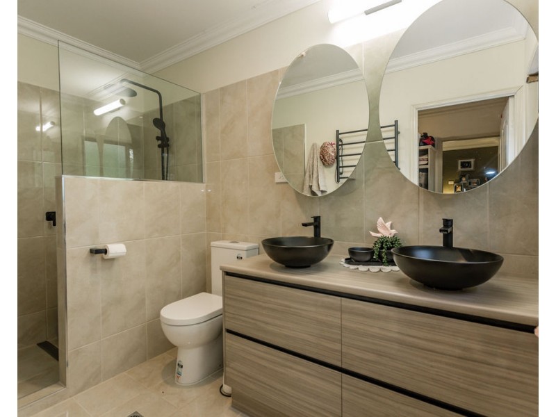 16 Coaker Drive, Emerald QLD 4720