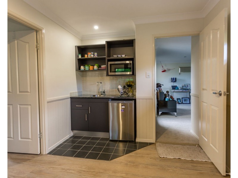 16 Coaker Drive, Emerald QLD 4720