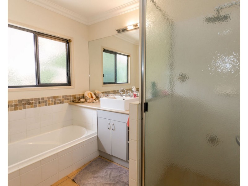 16 Coaker Drive, Emerald QLD 4720