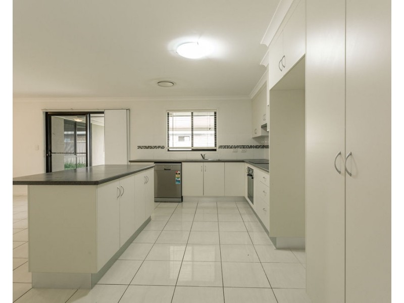9 Thornton Street, Emerald QLD 4720