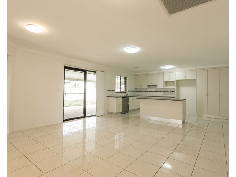 9 Thornton Street, Emerald QLD 4720