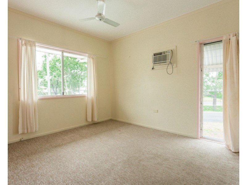 67 Park Avenue, Emerald QLD 4720