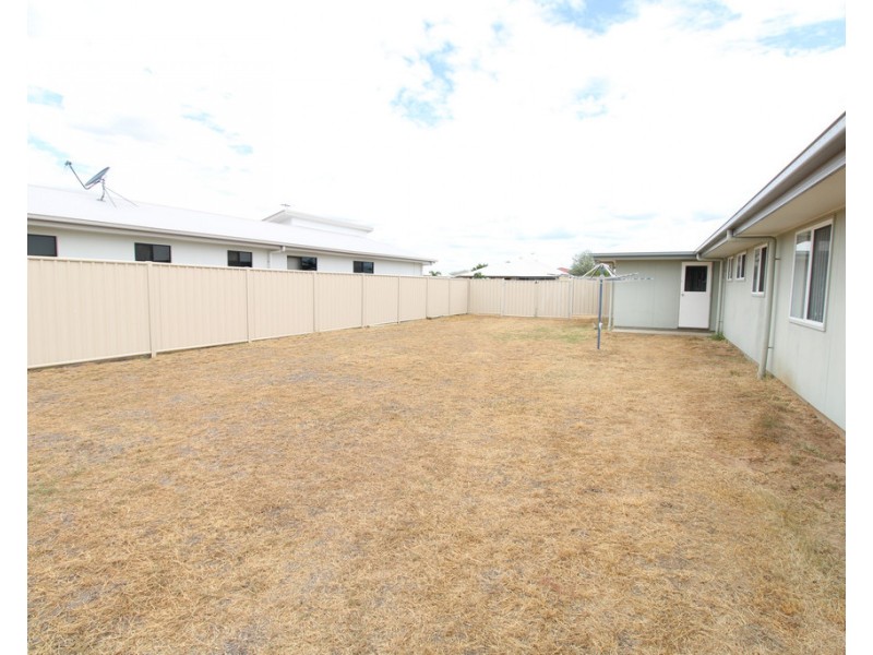 3 Whitney Street, Emerald QLD 4720