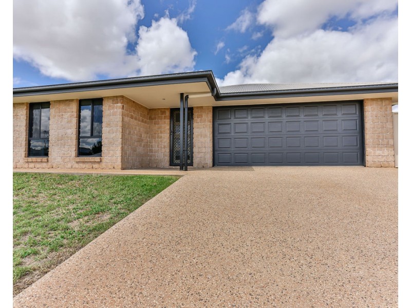 7 Berthun Street, Emerald QLD 4720