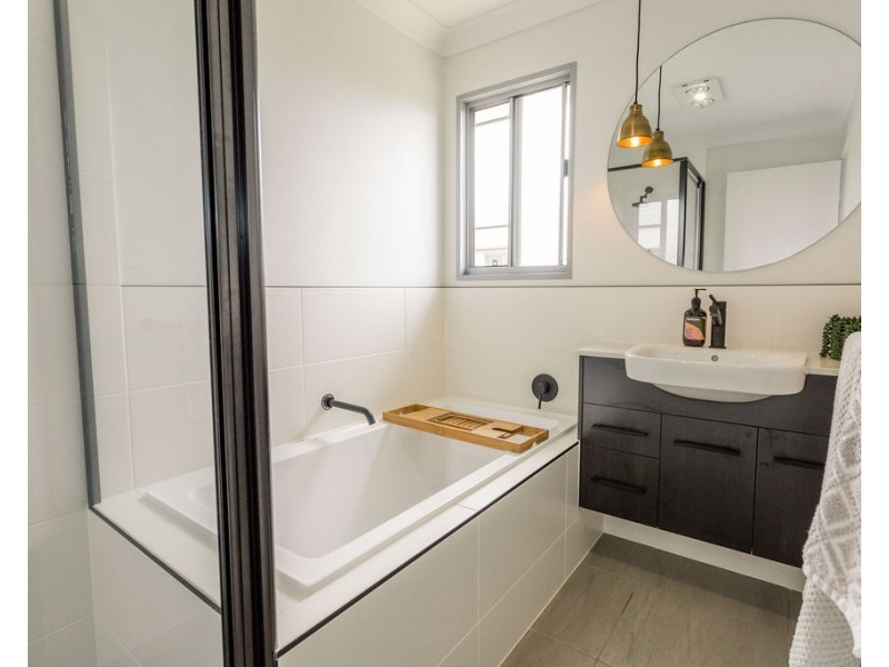 19 Flemington Road, Emerald QLD 4720