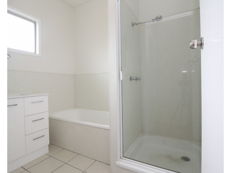 22 Centenary Drive, Emerald QLD 4720