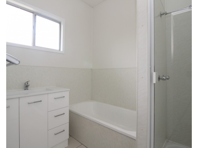 22 Centenary Drive, Emerald QLD 4720