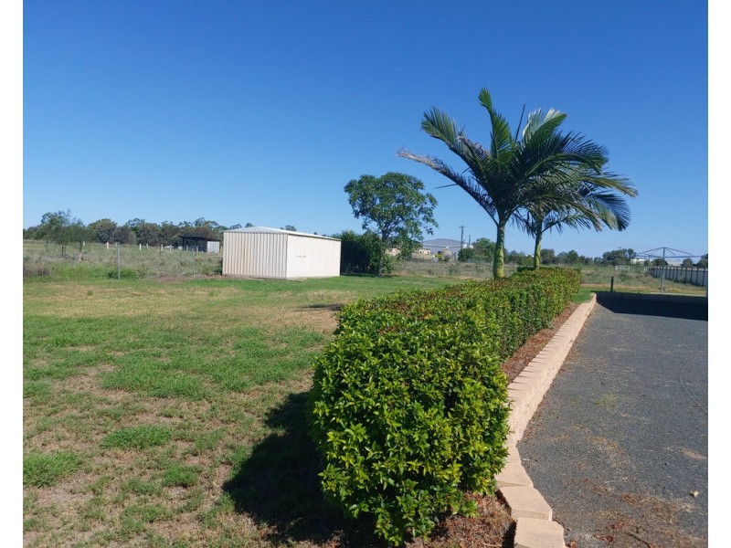 9 Bottle Tree Road, Emerald QLD 4720