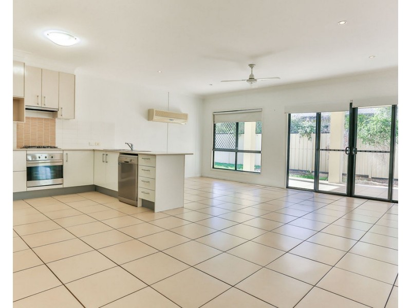 17 Glovar Street, Emerald QLD 4720
