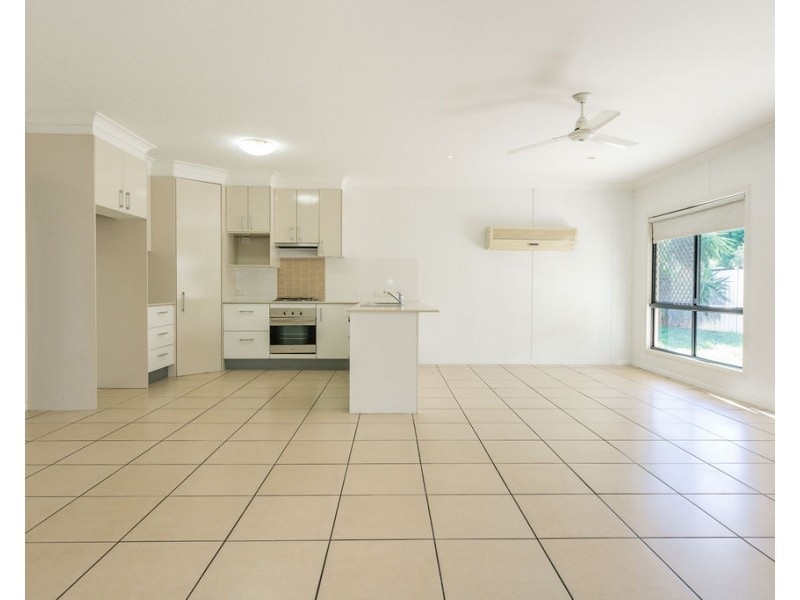 17 Glovar Street, Emerald QLD 4720