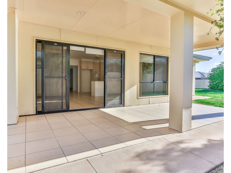 17 Glovar Street, Emerald QLD 4720