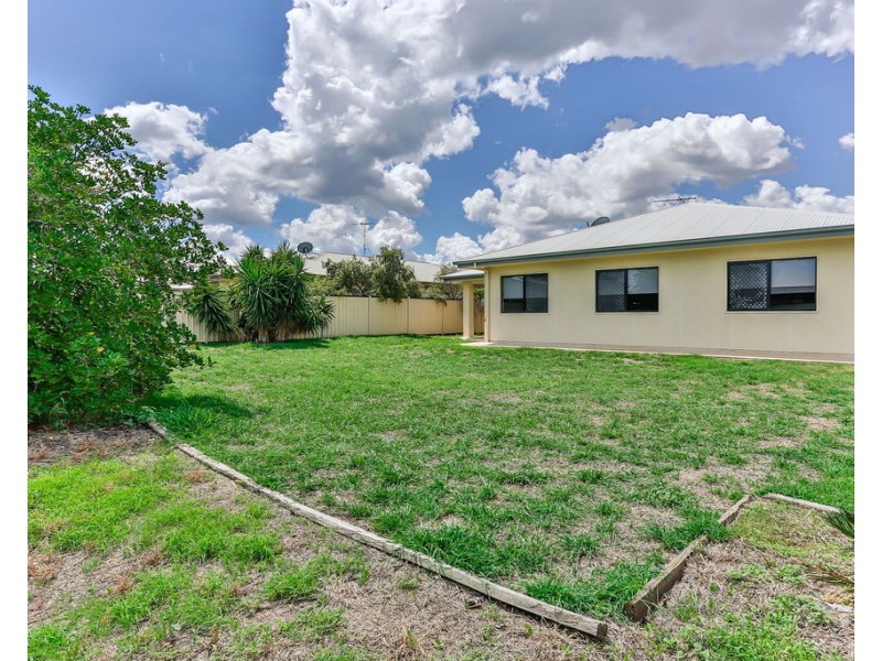 17 Glovar Street, Emerald QLD 4720